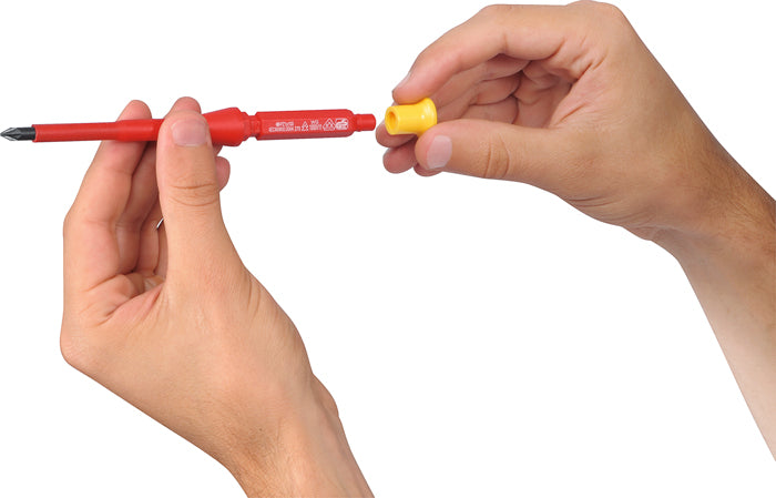 Interchangeable VDE blade being inserted into the Heytec insulated handle; quick-lock connection.