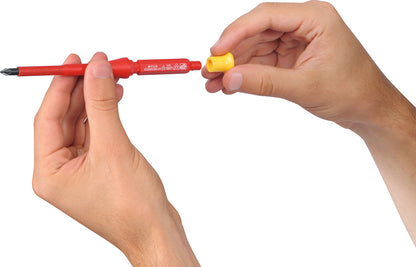 Interchangeable VDE blade being inserted into the Heytec insulated handle; quick-lock connection.